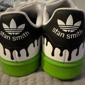 “Melting” new without tags adidas Stan Smiths